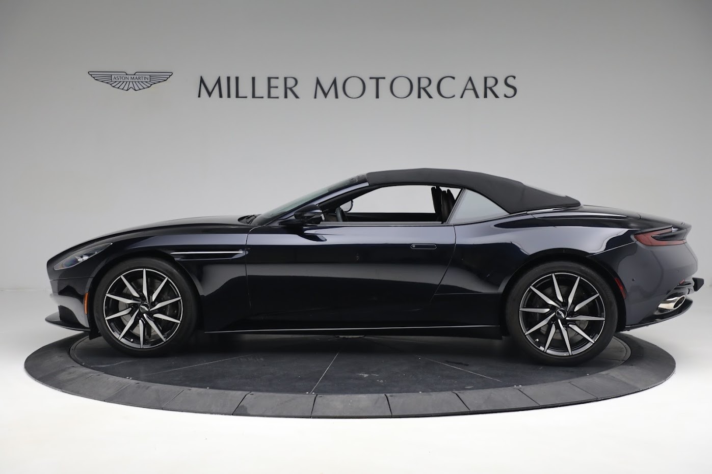 Used-2020-Aston-Martin-DB11-Volante