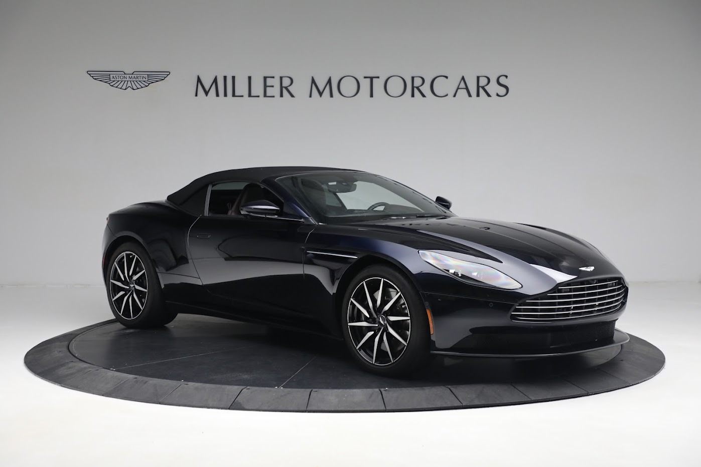 Used-2020-Aston-Martin-DB11-Volante