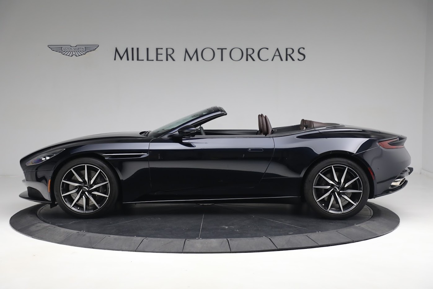 Used-2020-Aston-Martin-DB11-Volante