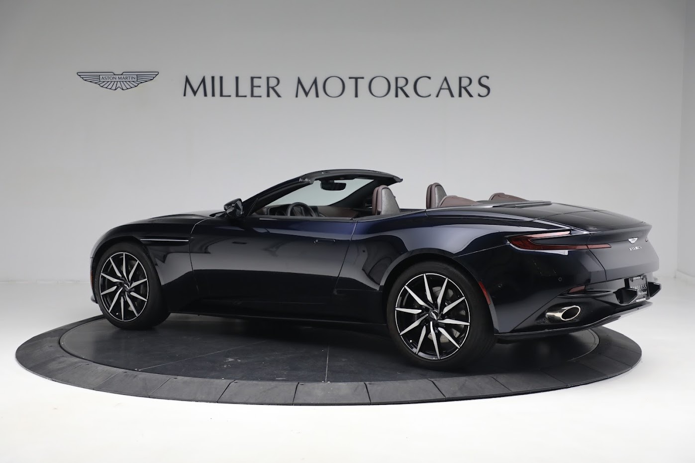 Used-2020-Aston-Martin-DB11-Volante
