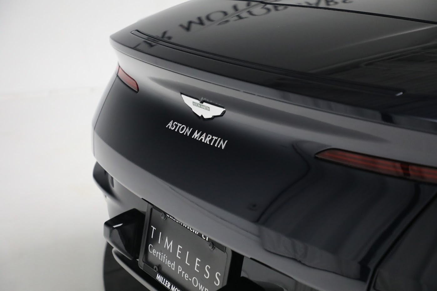 Used-2020-Aston-Martin-DB11-Volante