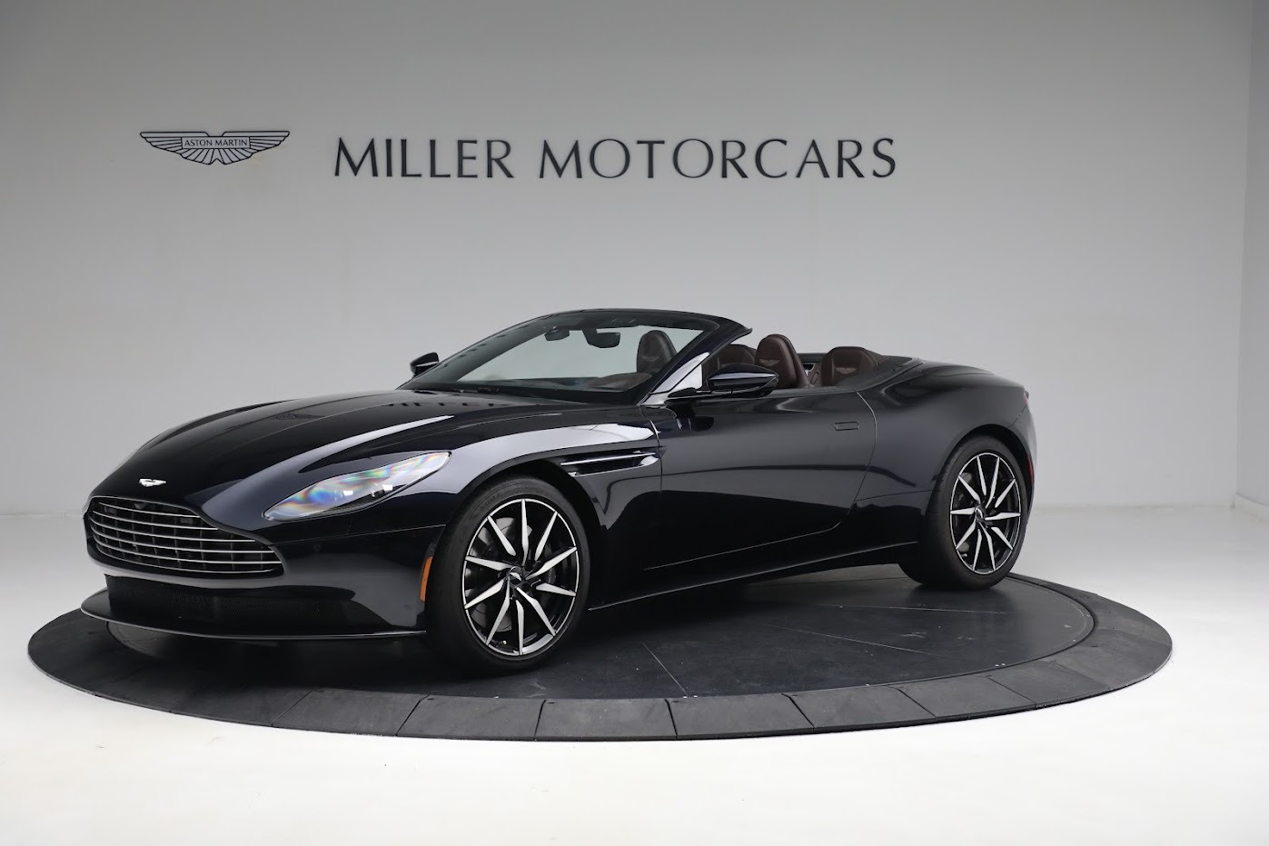 Used-2020-Aston-Martin-DB11-Volante