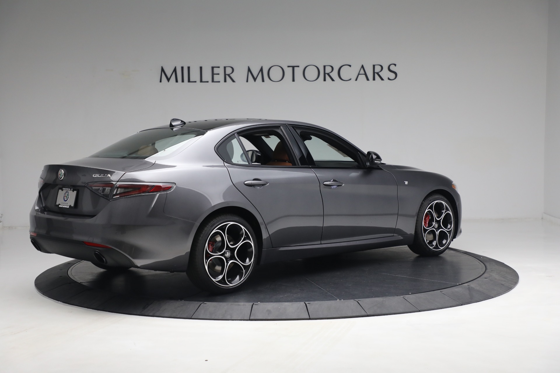 New-2024-Alfa-Romeo-Giulia-Ti