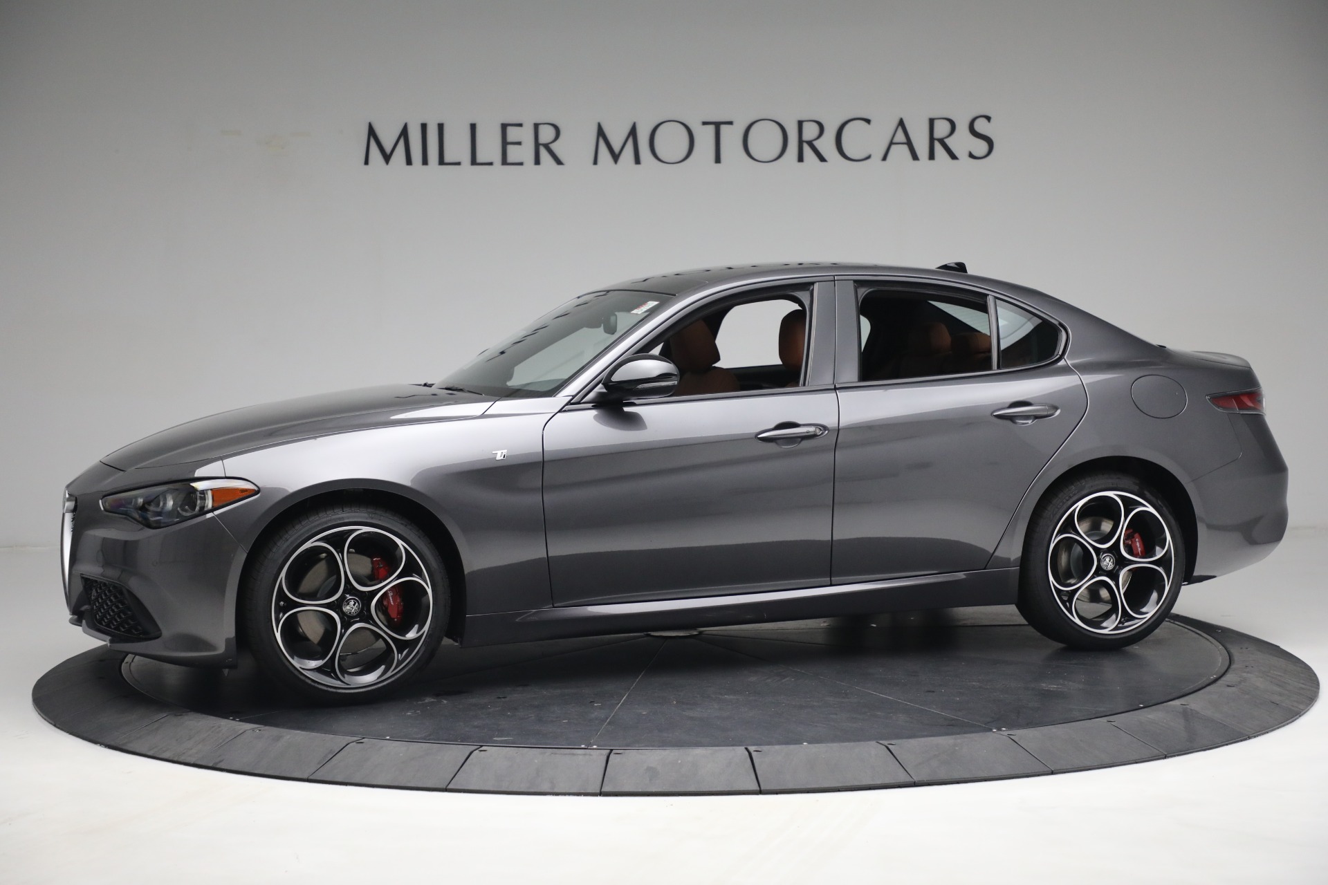 New-2024-Alfa-Romeo-Giulia-Ti