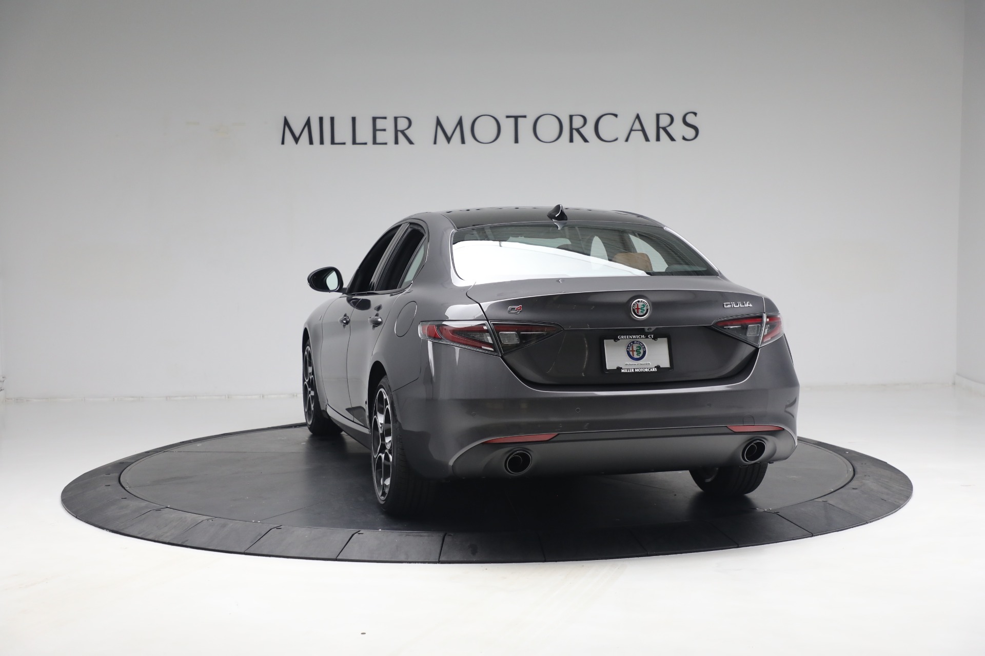 New-2024-Alfa-Romeo-Giulia-Ti