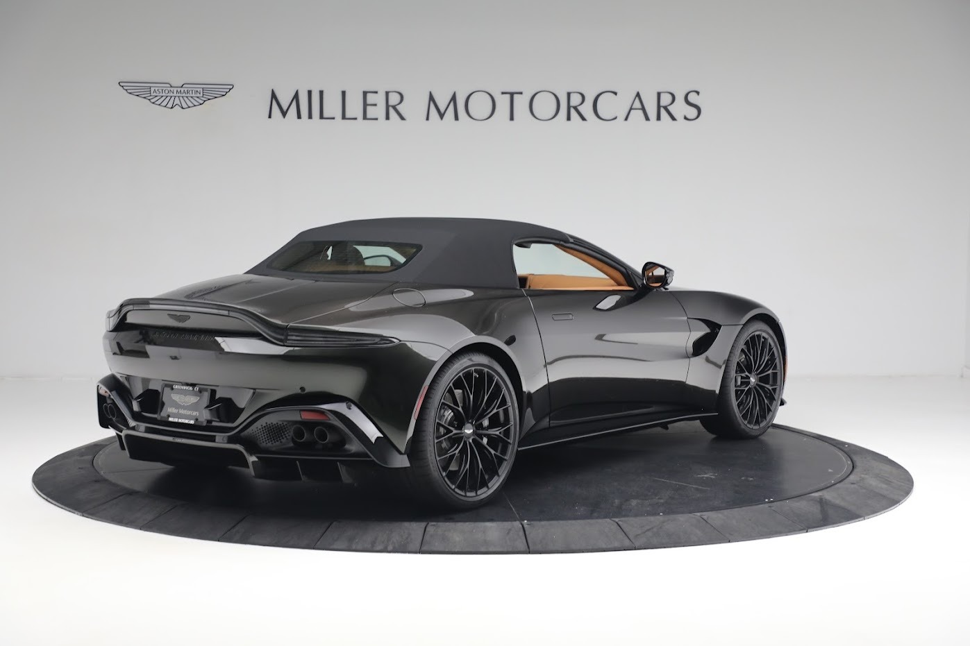 Used-2023-Aston-Martin-Vantage-V8