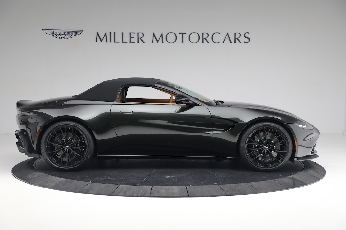 Used-2023-Aston-Martin-Vantage-V8