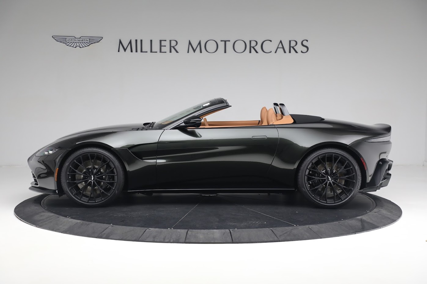 Used-2023-Aston-Martin-Vantage-V8