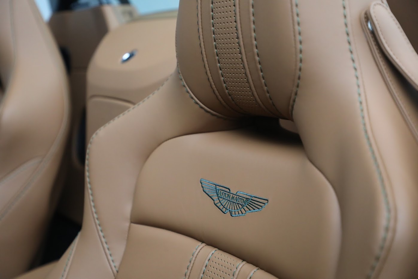 Used-2023-Aston-Martin-Vantage-V8