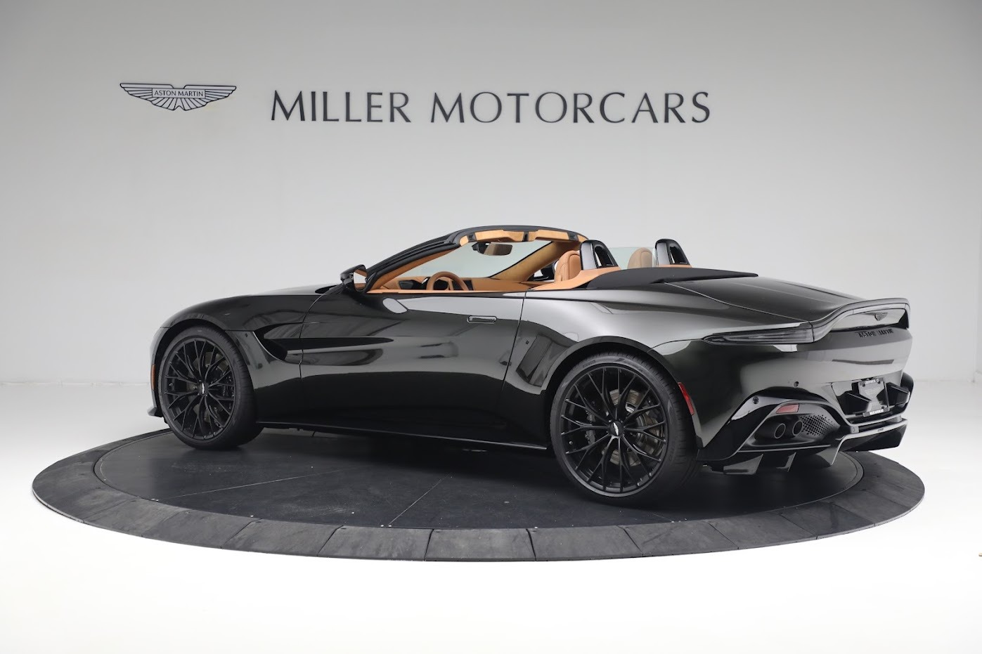 Used-2023-Aston-Martin-Vantage-V8
