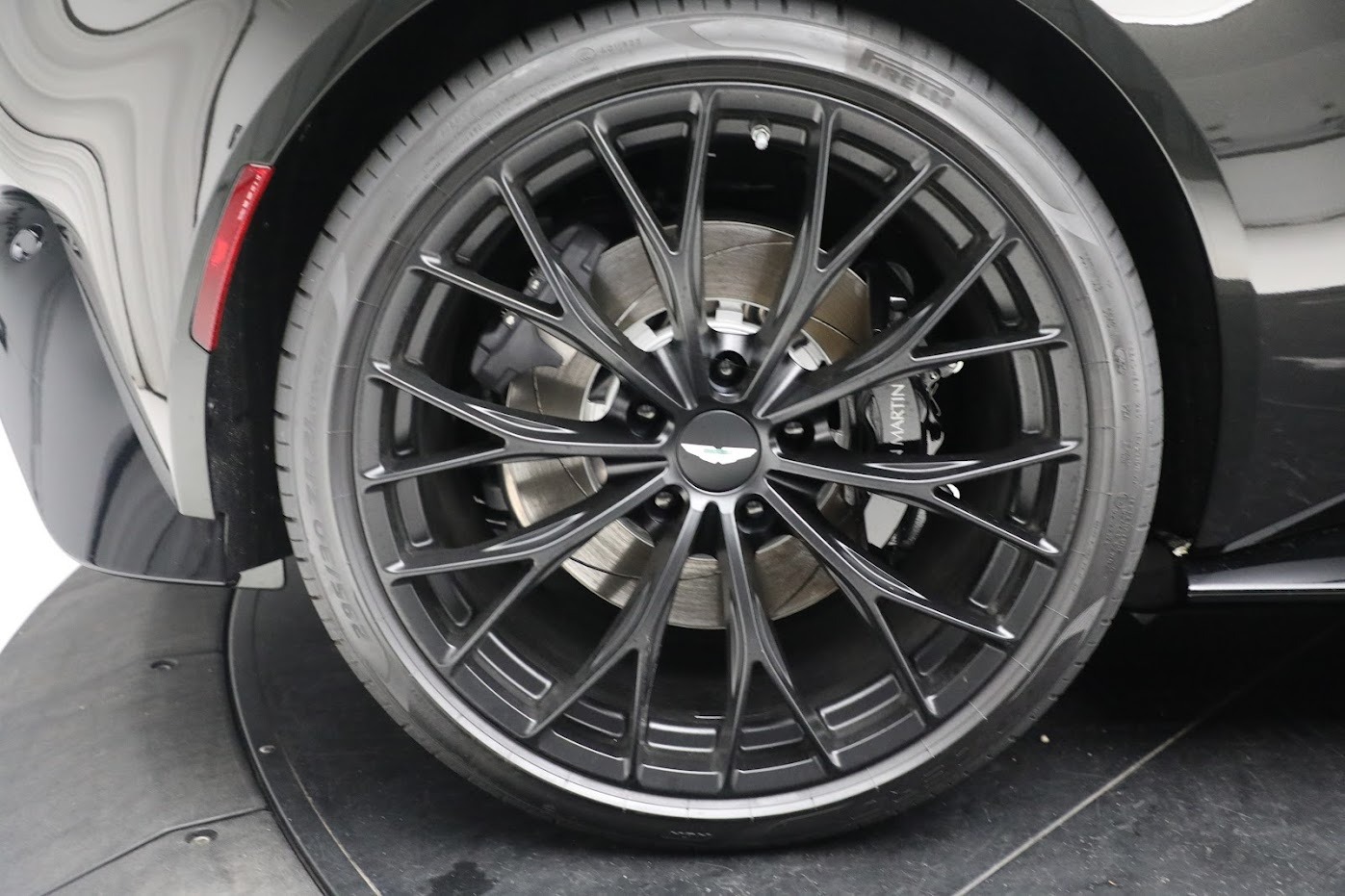 Used-2023-Aston-Martin-Vantage-V8