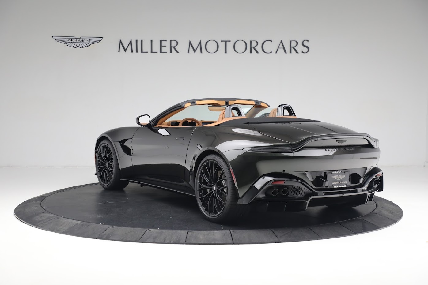 Used-2023-Aston-Martin-Vantage-V8