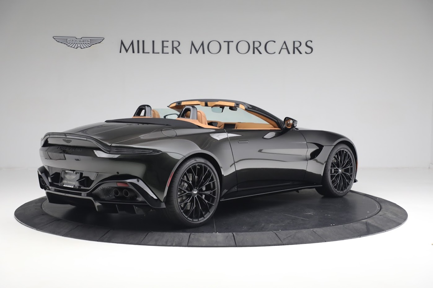 Used-2023-Aston-Martin-Vantage-V8