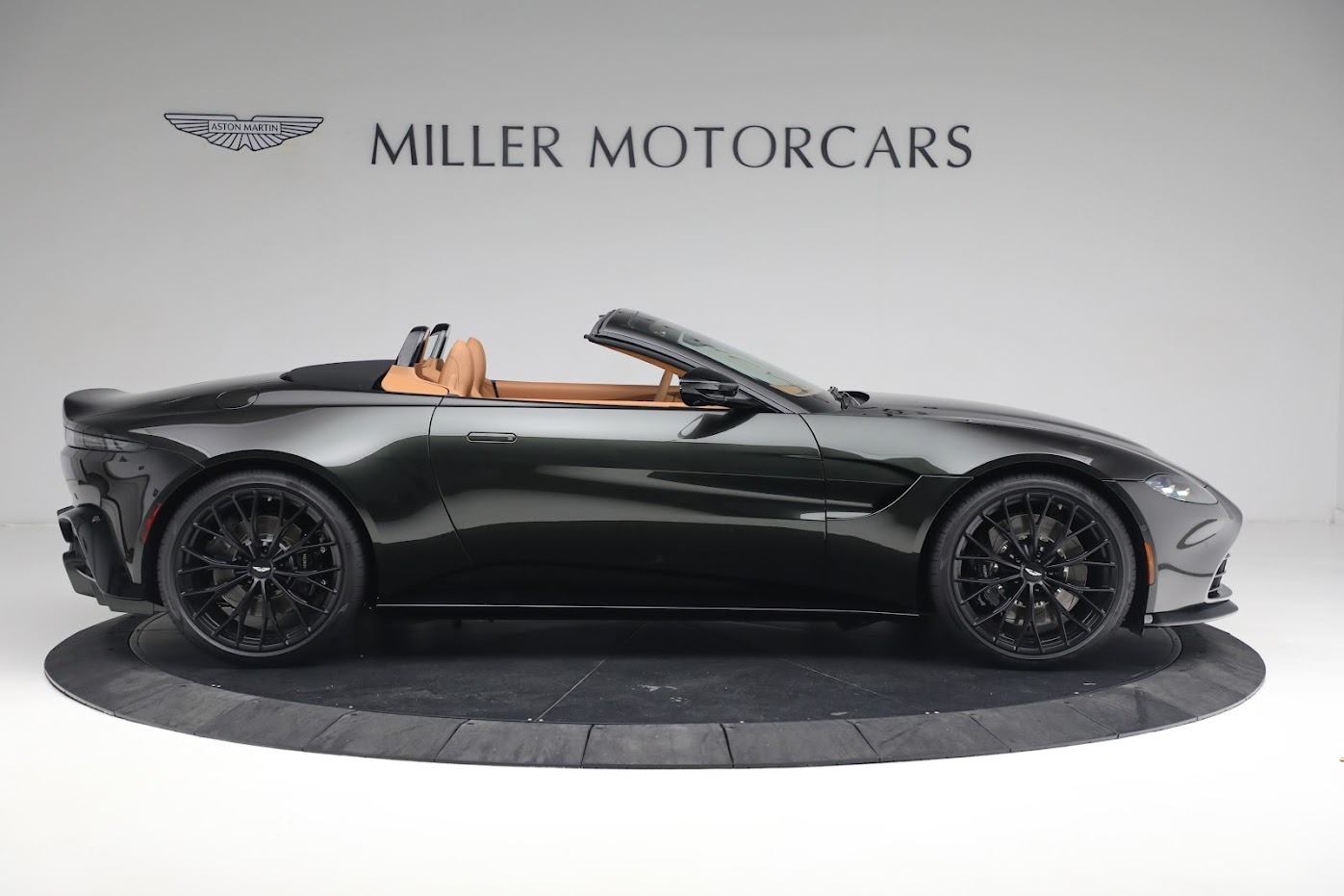 Used-2023-Aston-Martin-Vantage-V8