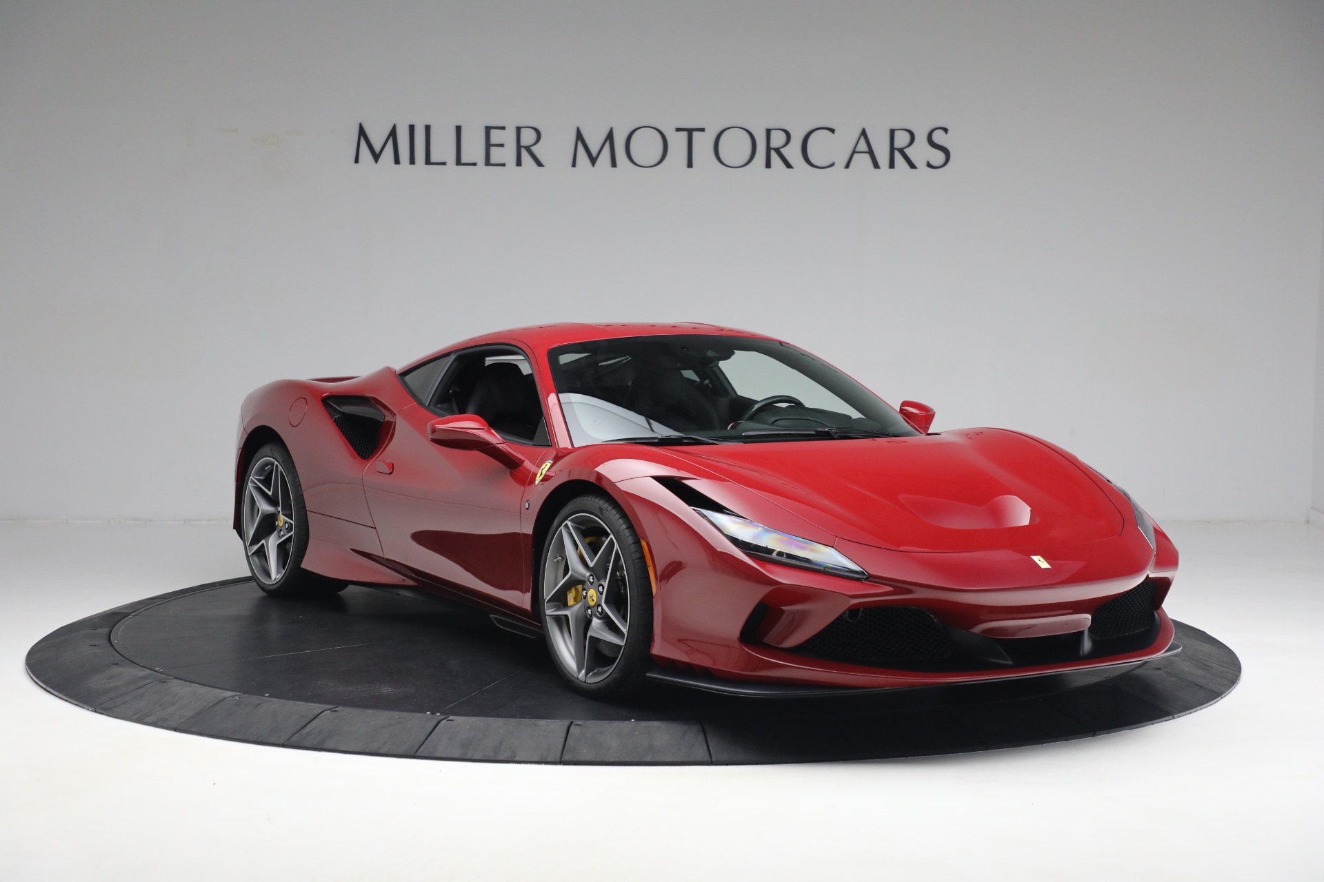 Used-2022-Ferrari-F8-Tributo