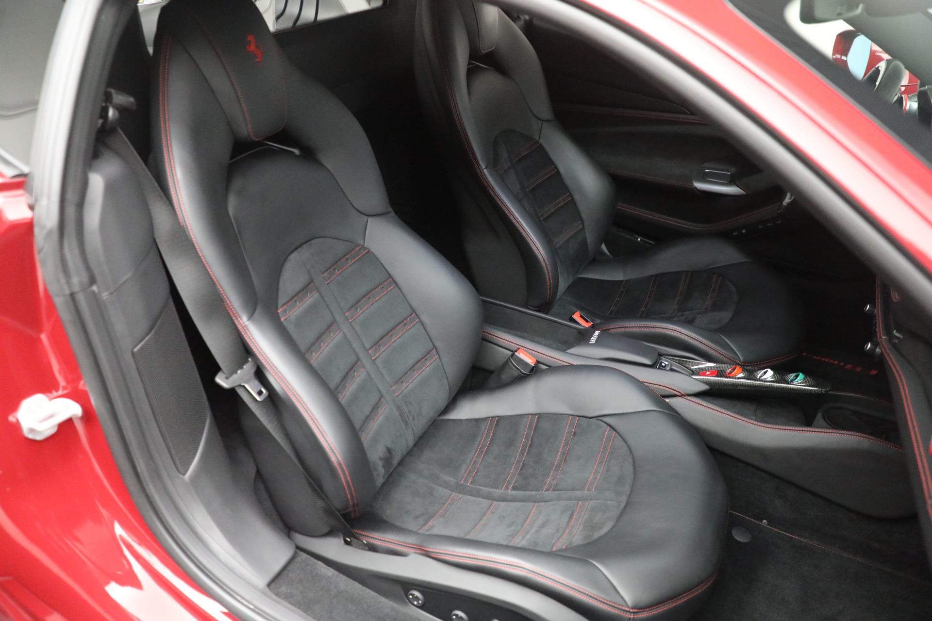 Used-2022-Ferrari-F8-Tributo