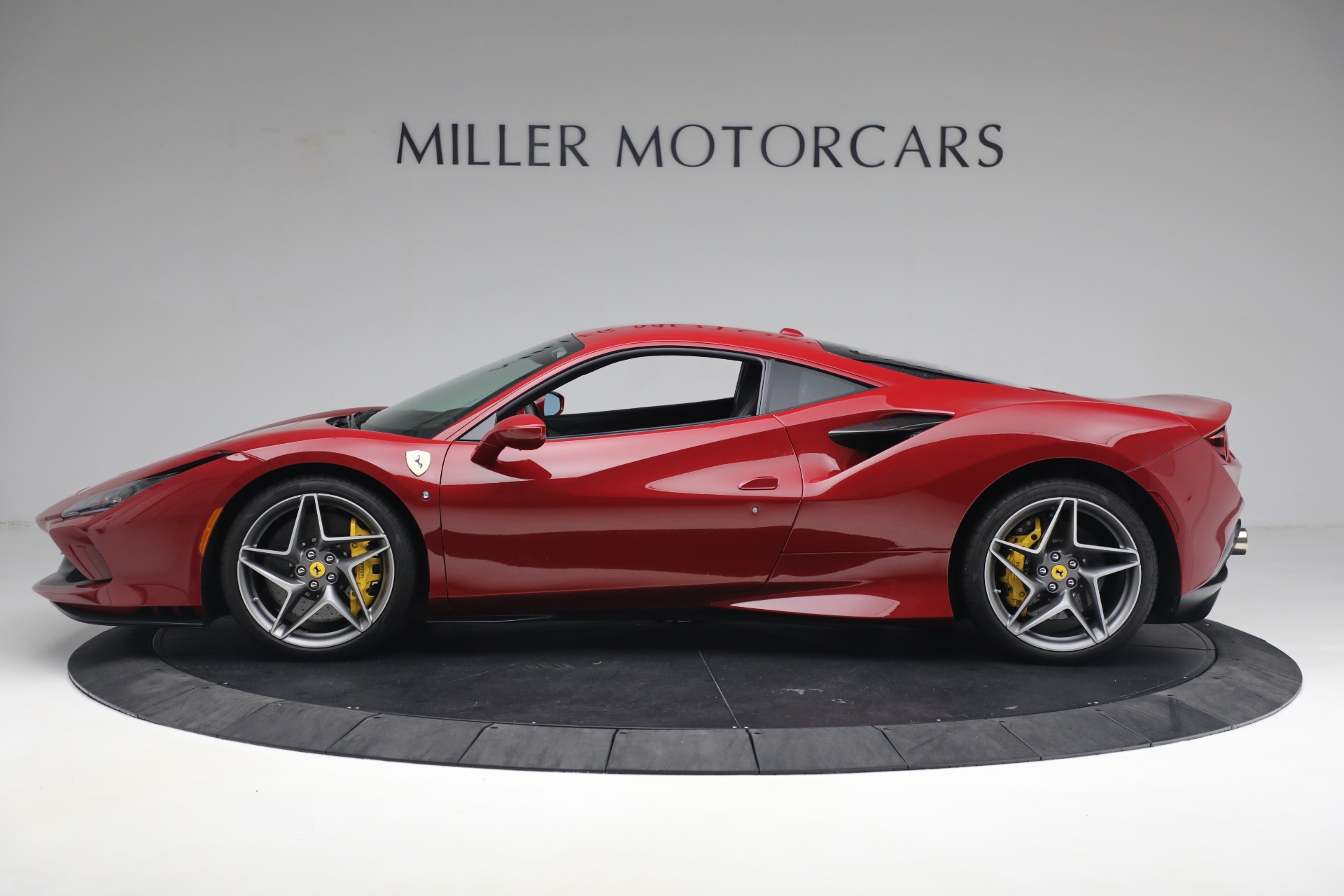 Used-2022-Ferrari-F8-Tributo