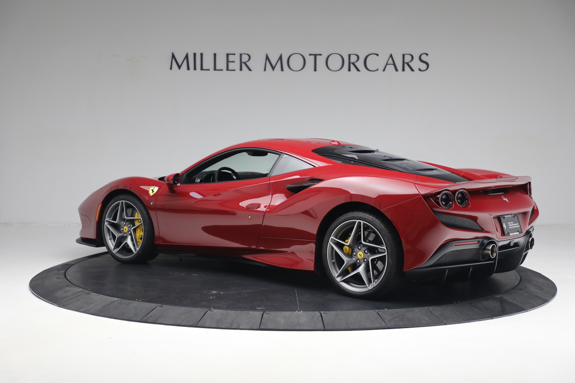 Used-2022-Ferrari-F8-Tributo