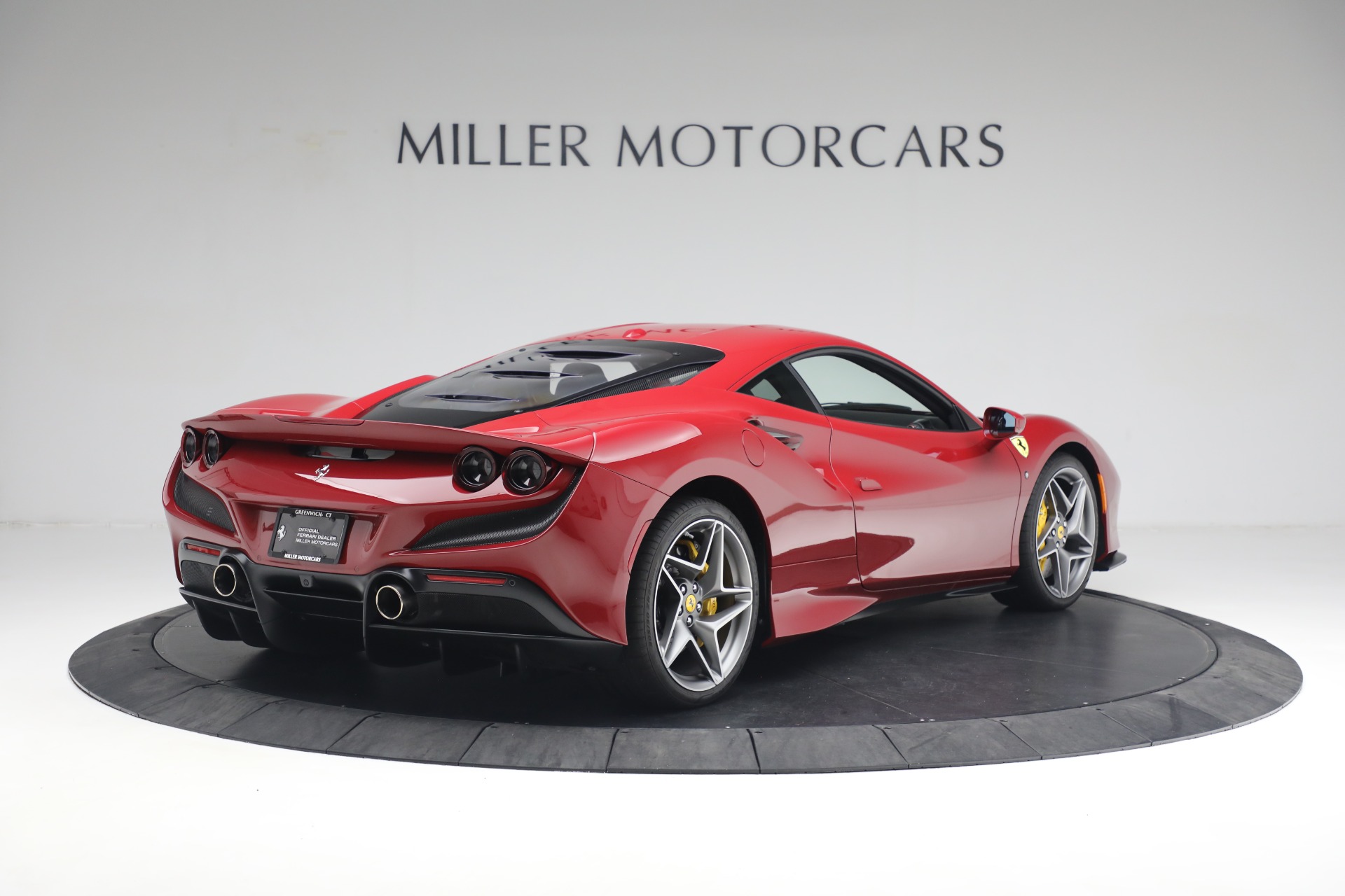 Used-2022-Ferrari-F8-Tributo