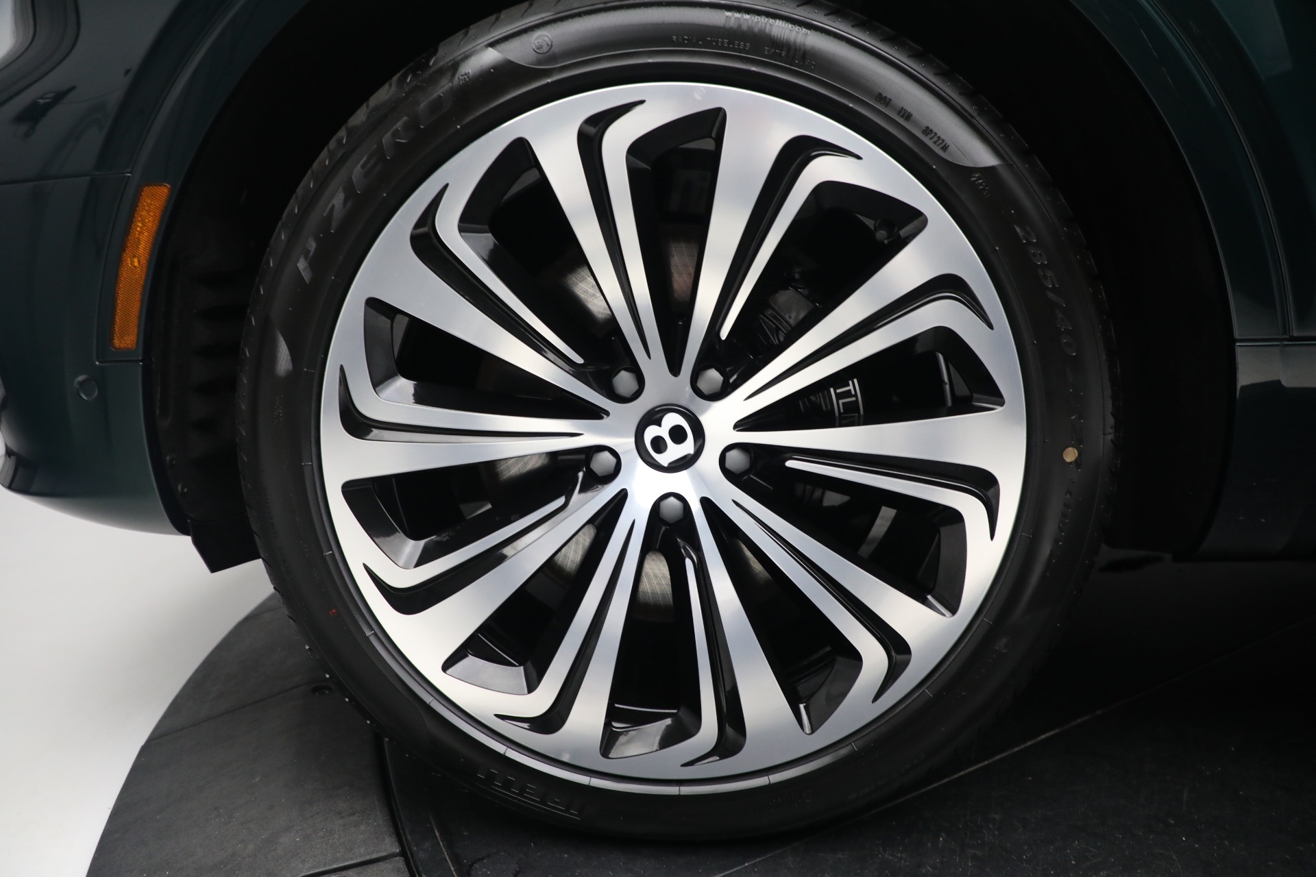 Used-2023-Bentley-Bentayga-Azure-Hybrid