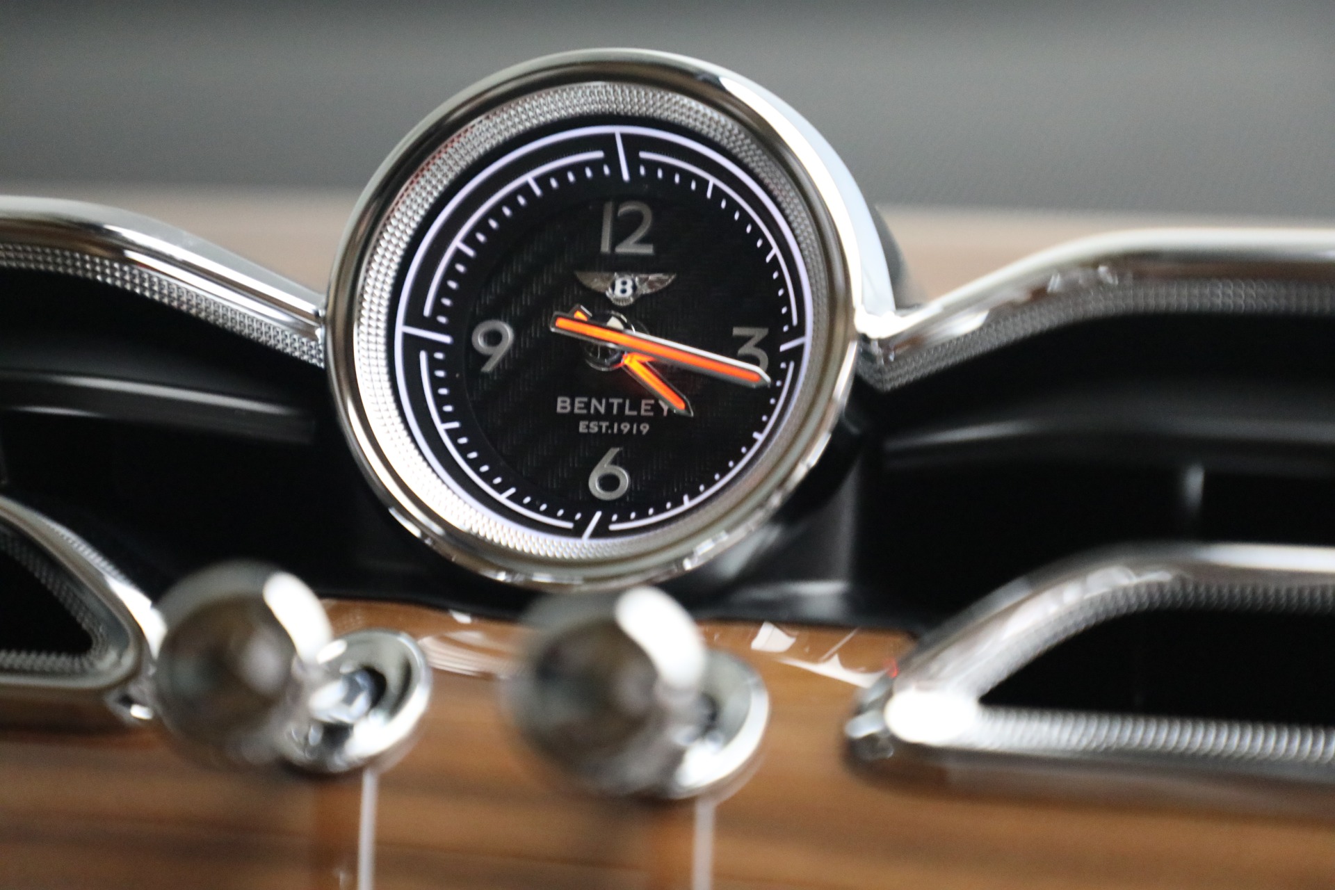 Used-2023-Bentley-Bentayga-Azure-Hybrid