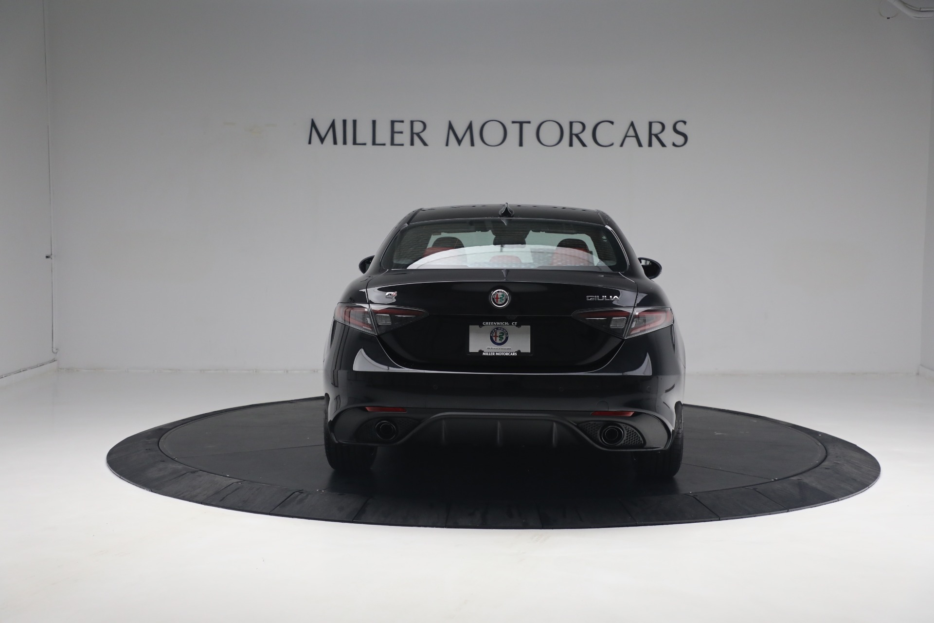 New-2024-Alfa-Romeo-Giulia-Veloce