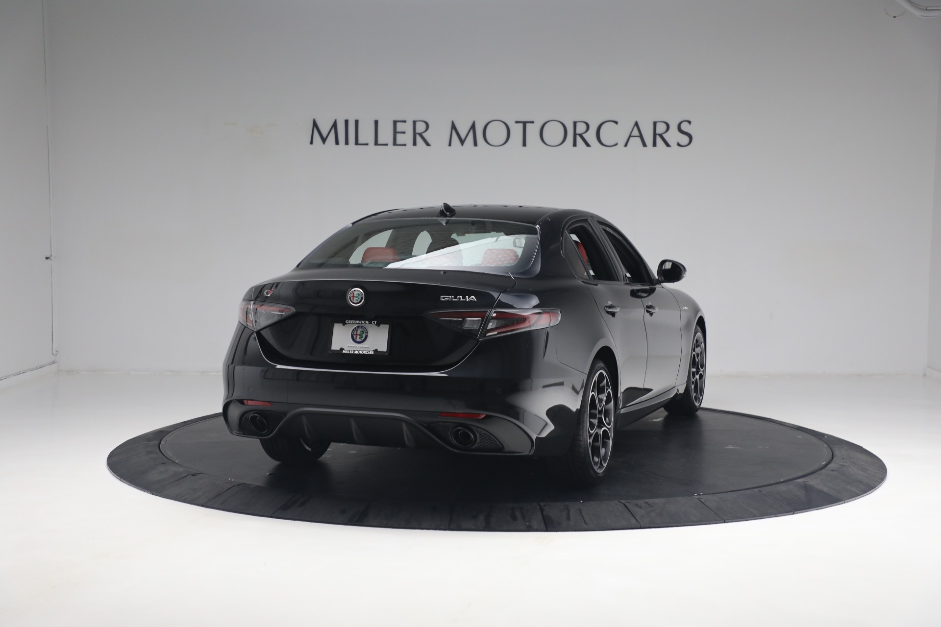 New-2024-Alfa-Romeo-Giulia-Veloce