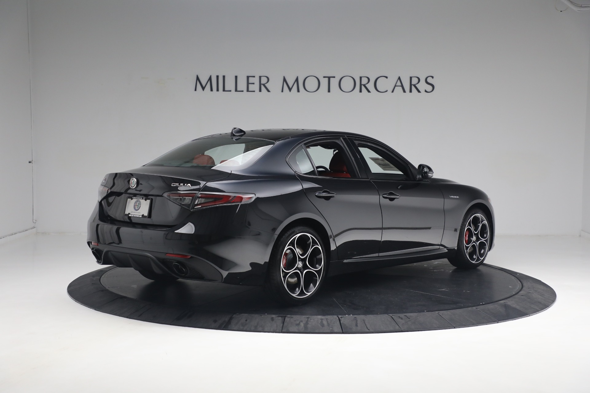 New-2024-Alfa-Romeo-Giulia-Veloce