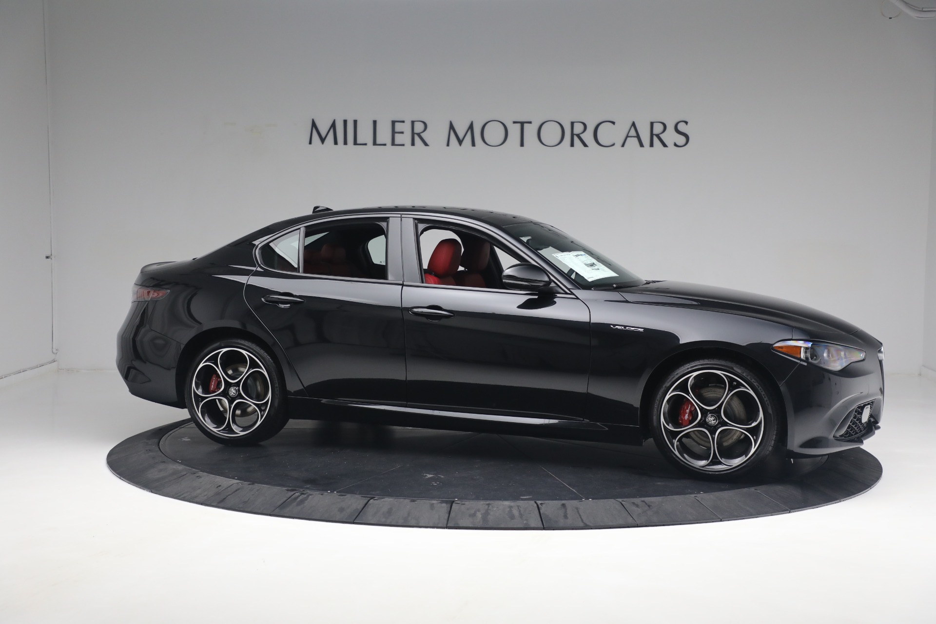 New-2024-Alfa-Romeo-Giulia-Veloce