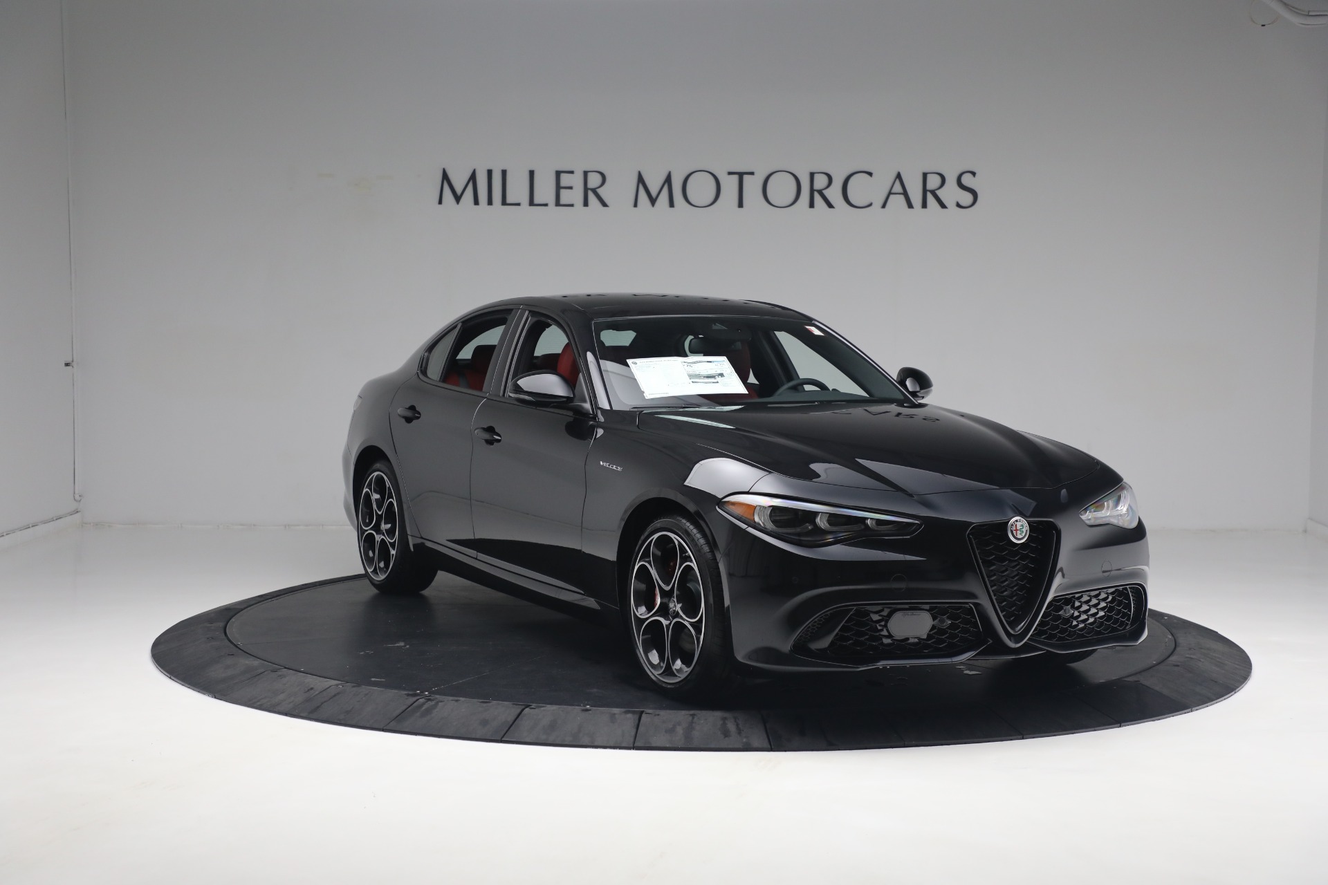 New-2024-Alfa-Romeo-Giulia-Veloce