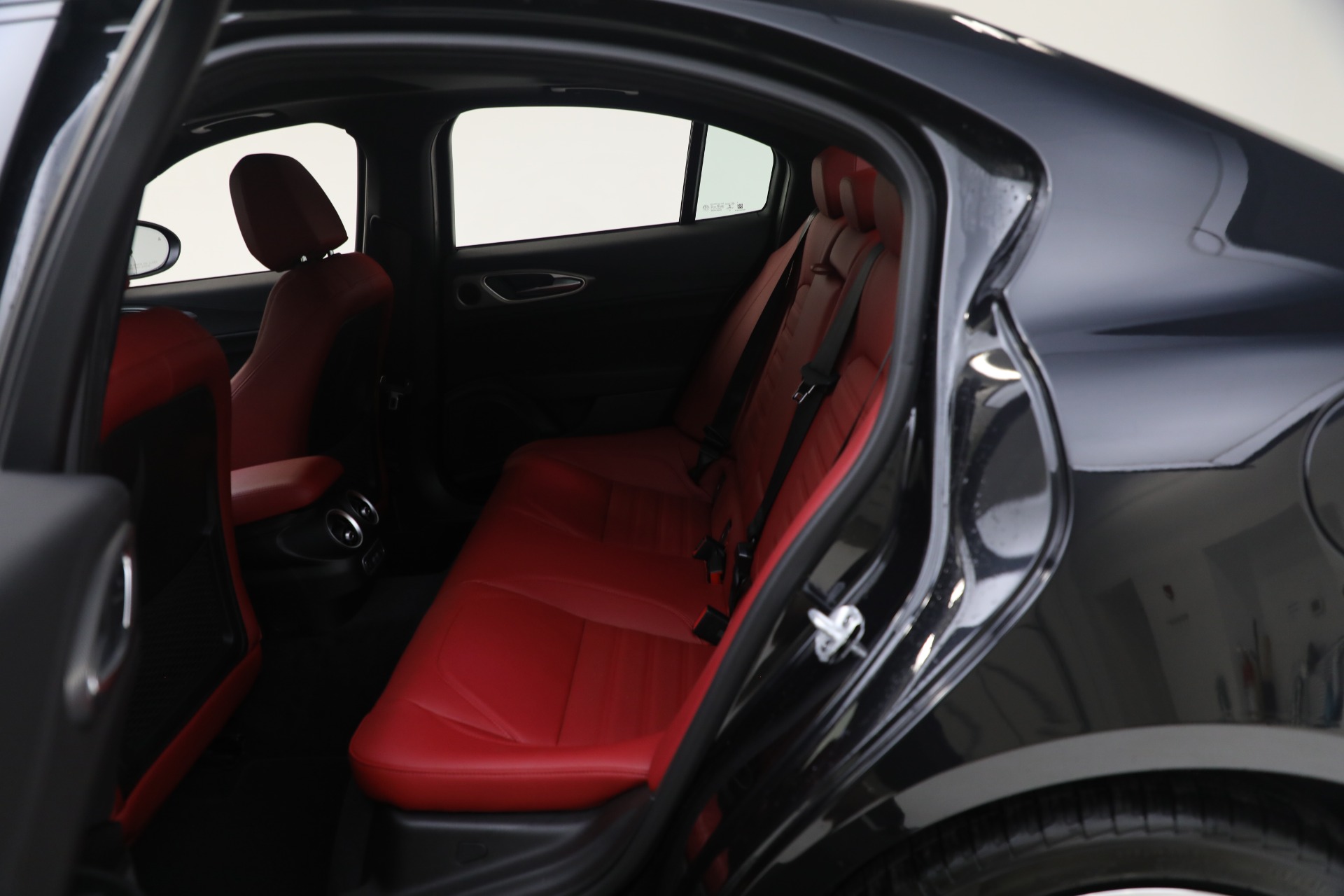 New-2024-Alfa-Romeo-Giulia-Veloce