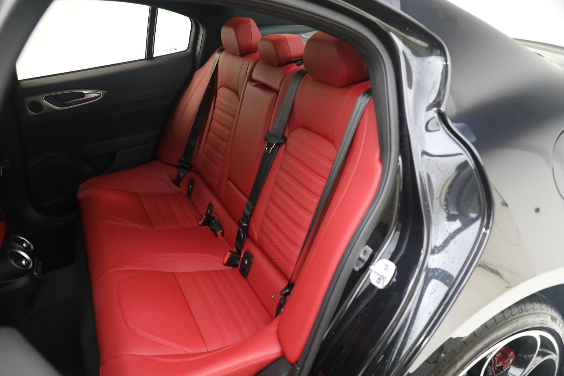 New-2024-Alfa-Romeo-Giulia-Veloce