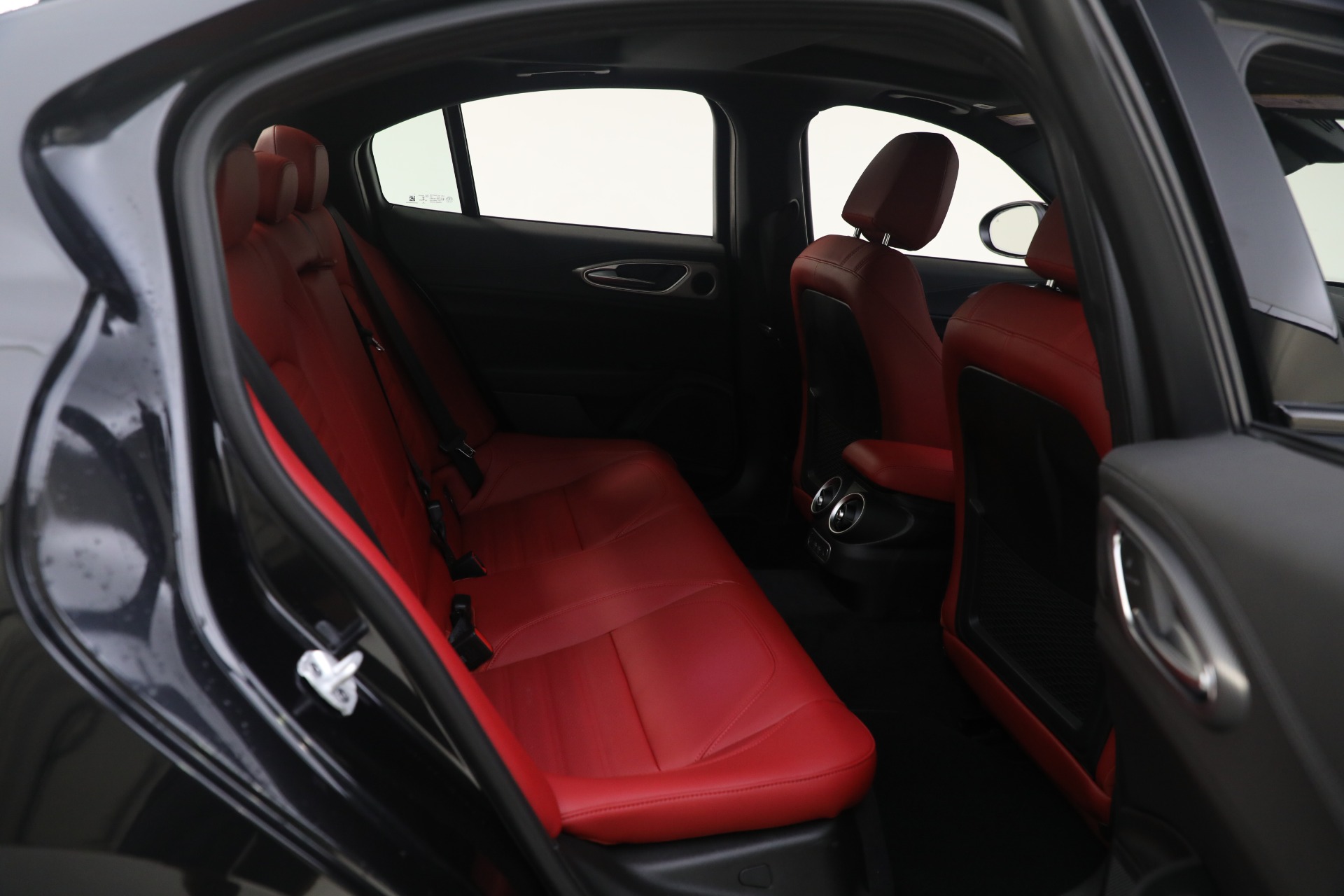 New-2024-Alfa-Romeo-Giulia-Veloce