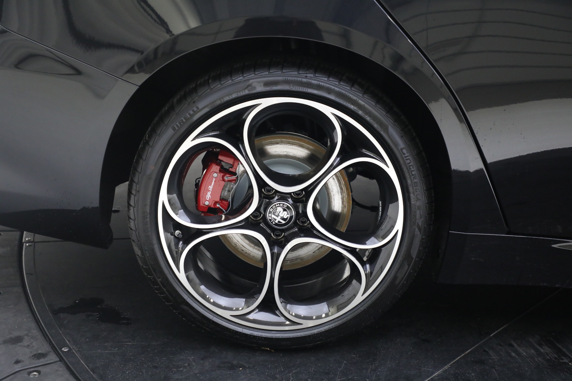 New-2024-Alfa-Romeo-Giulia-Veloce