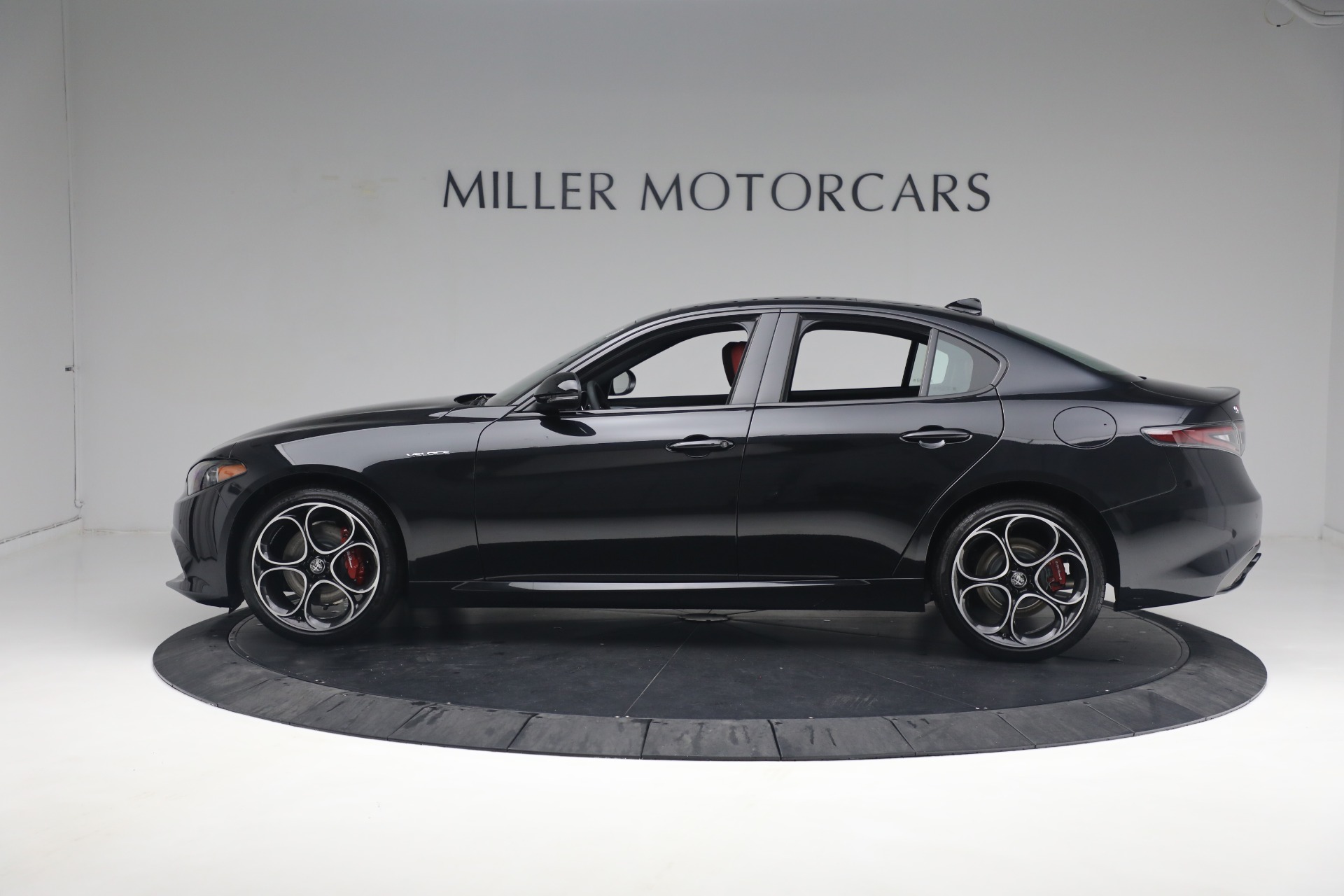 New-2024-Alfa-Romeo-Giulia-Veloce