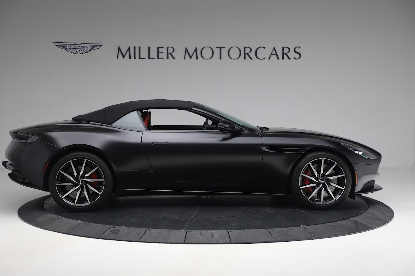Used-2020-Aston-Martin-DB11-Volante