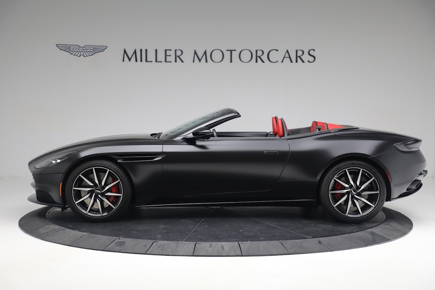 Used-2020-Aston-Martin-DB11-Volante