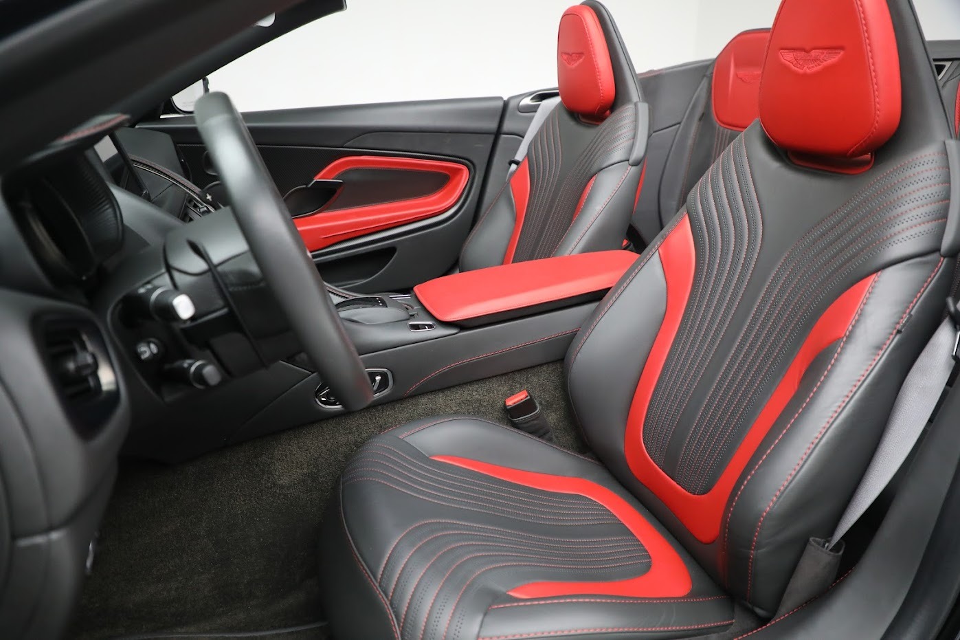 Used-2020-Aston-Martin-DB11-Volante