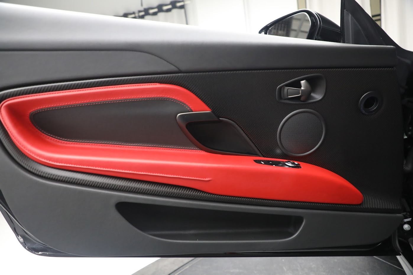 Used-2020-Aston-Martin-DB11-Volante