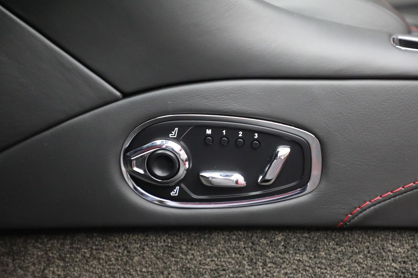 Used-2020-Aston-Martin-DB11-Volante