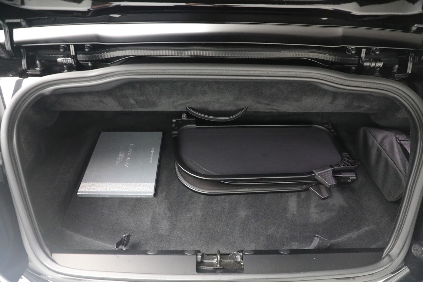 Used-2020-Aston-Martin-DB11-Volante