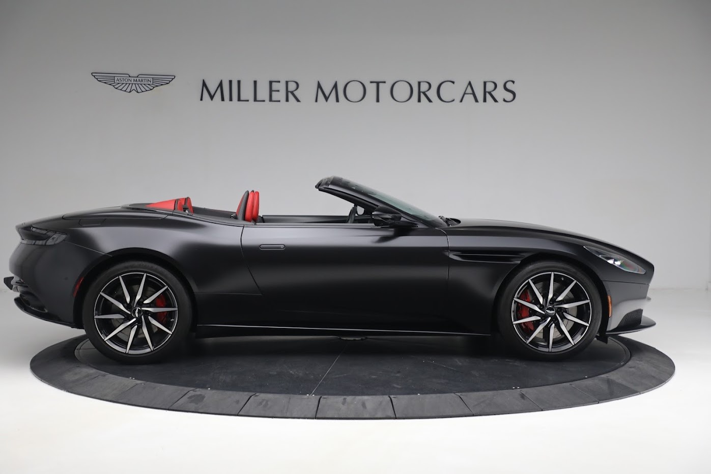 Used-2020-Aston-Martin-DB11-Volante