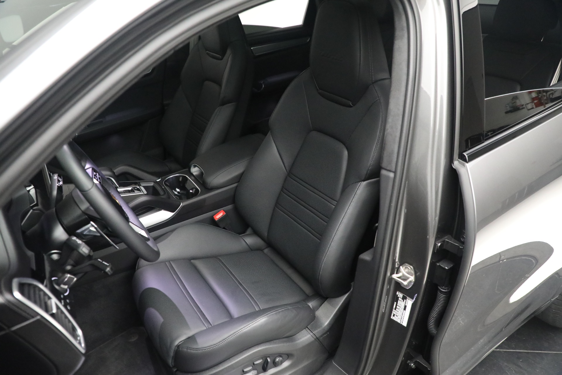 Used-2023-Porsche-Cayenne-Turbo-Coupe