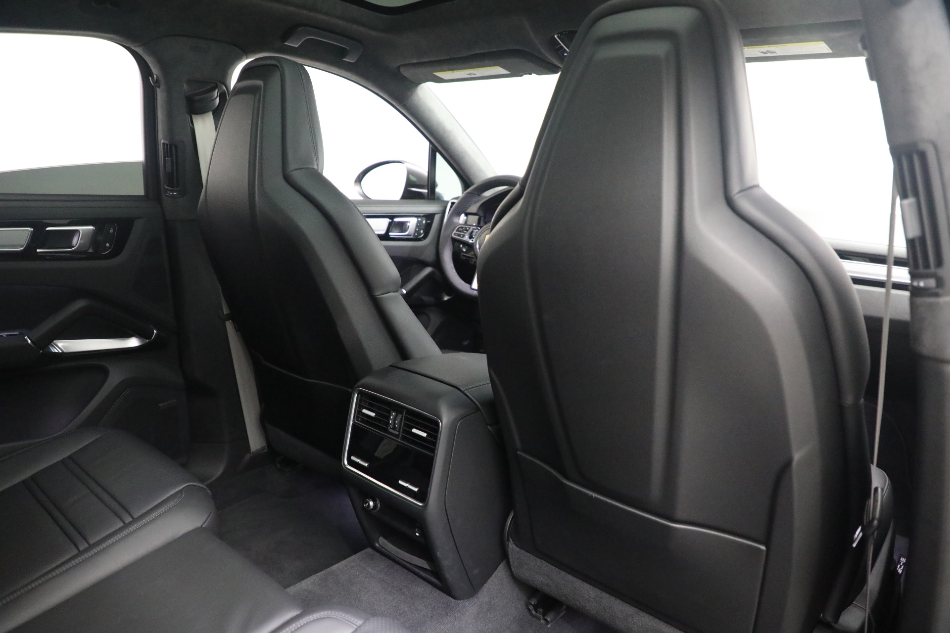 Used-2023-Porsche-Cayenne-Turbo-Coupe