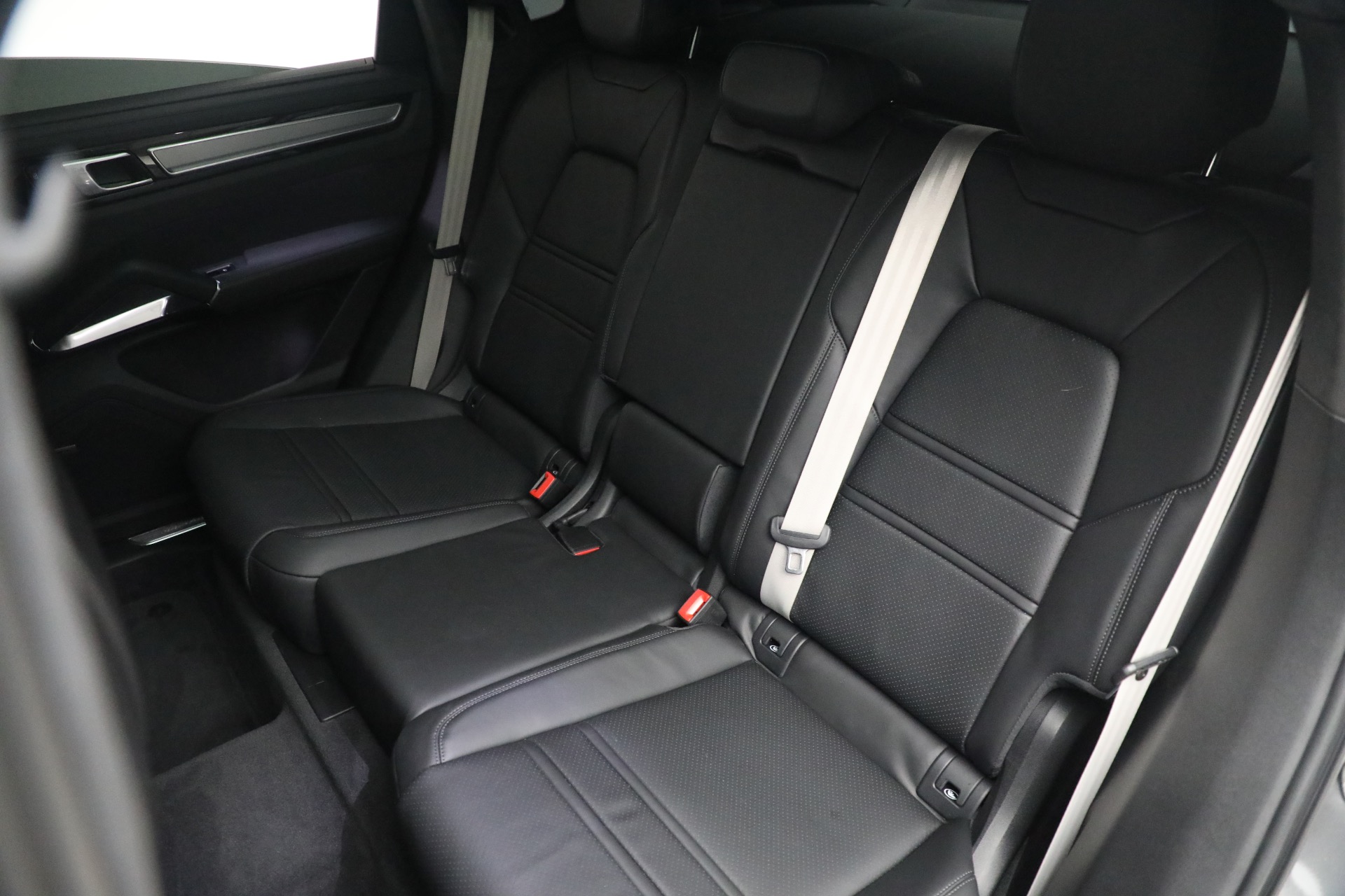 Used-2023-Porsche-Cayenne-Turbo-Coupe