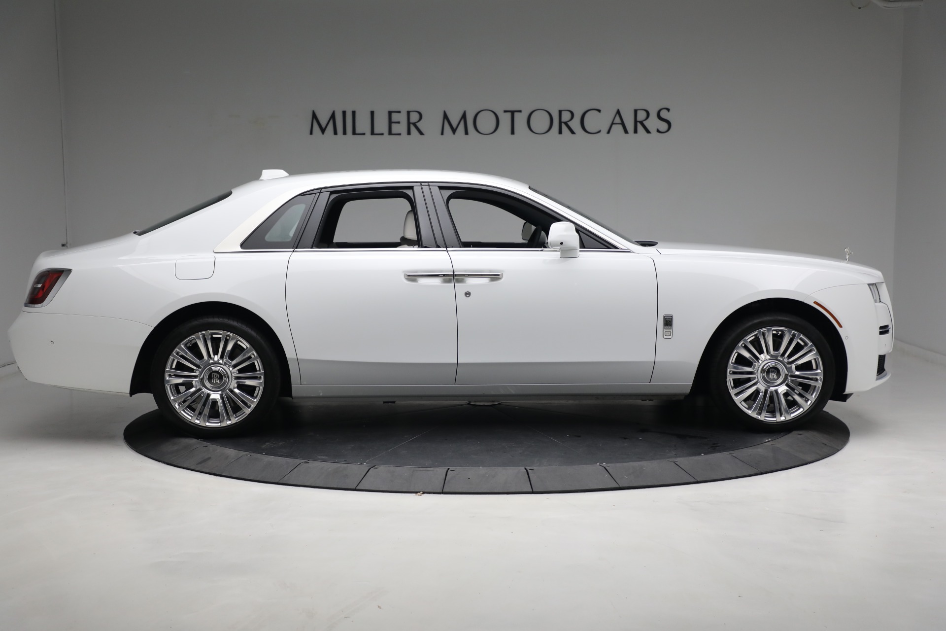 Used-2022-Rolls-Royce-Ghost