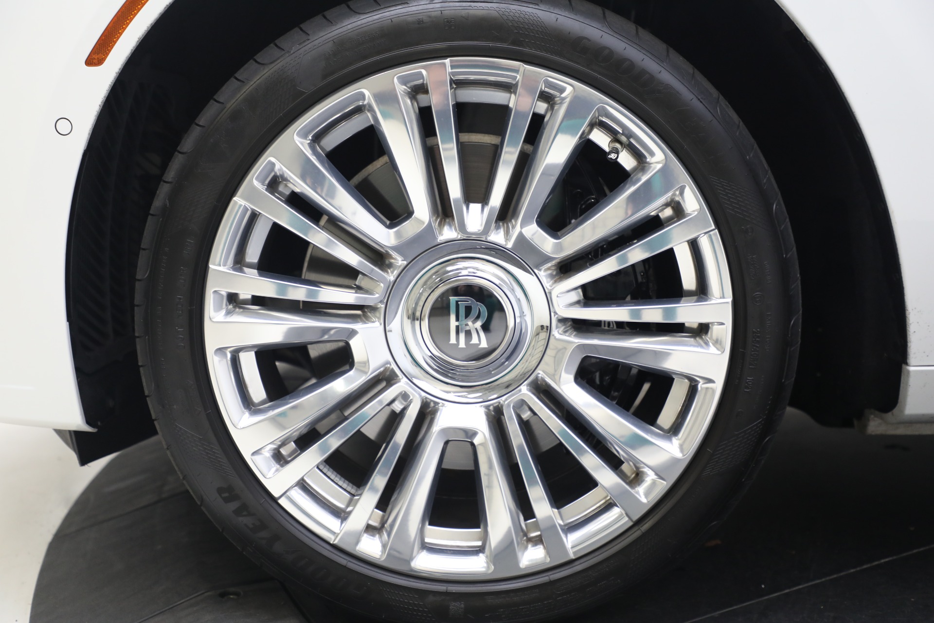 Used-2022-Rolls-Royce-Ghost