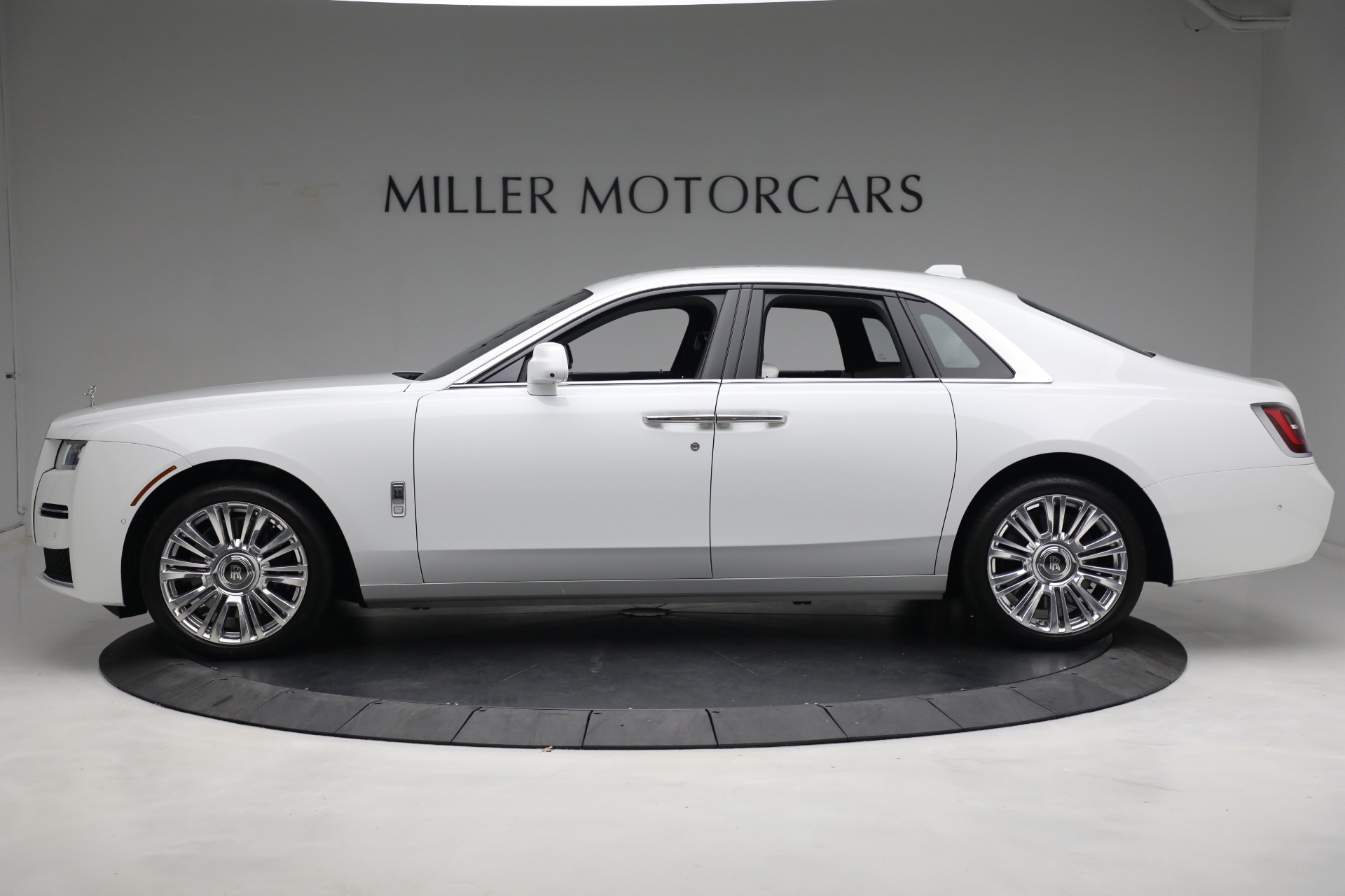 Used-2022-Rolls-Royce-Ghost