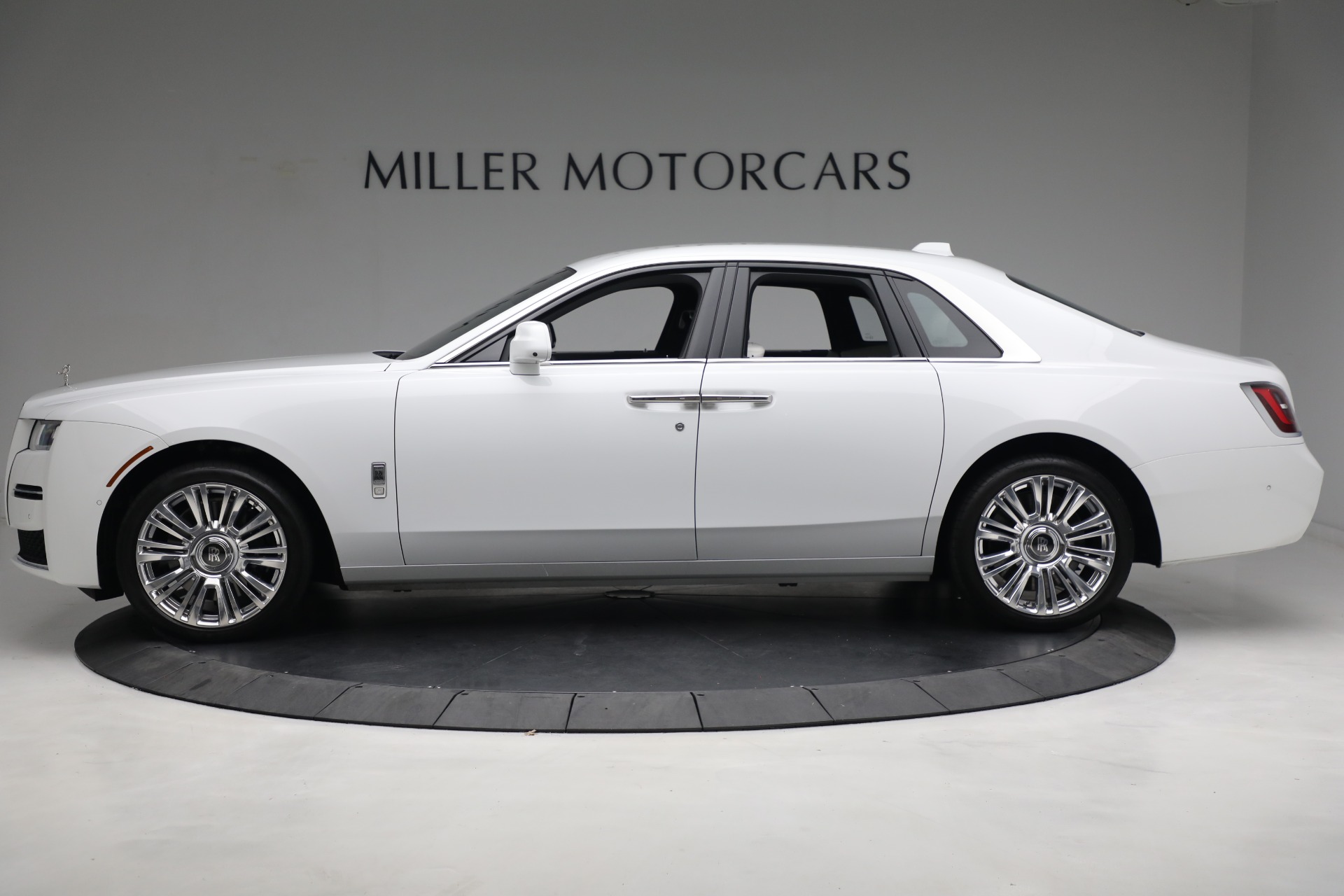Used-2022-Rolls-Royce-Ghost