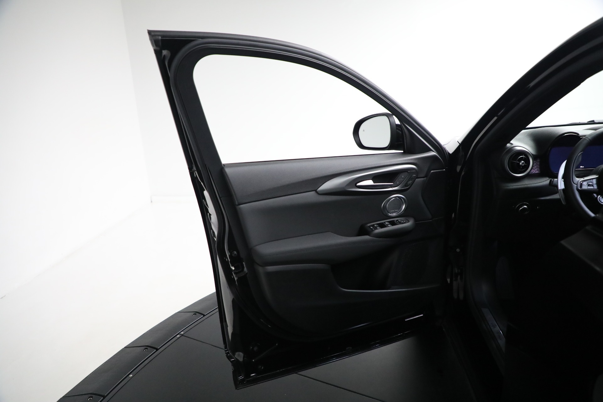 Used-2024-Alfa-Romeo-Tonale-Veloce